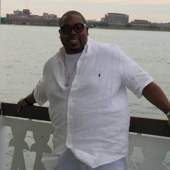 Meet your Posher, Carlton - Picture 1 of 1